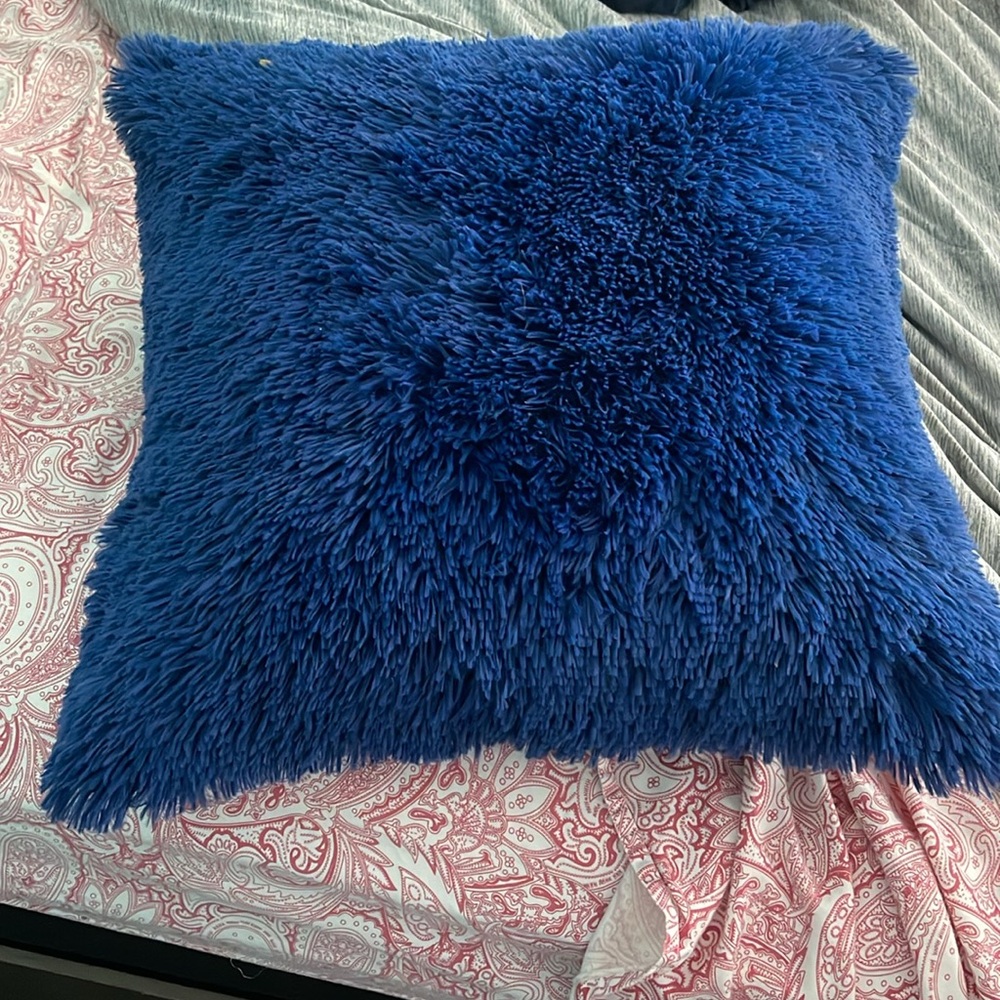 NordECO Home Sapphire Blue Luxury Soft Faux Fur Pillowcase 2 Pack NWOT
